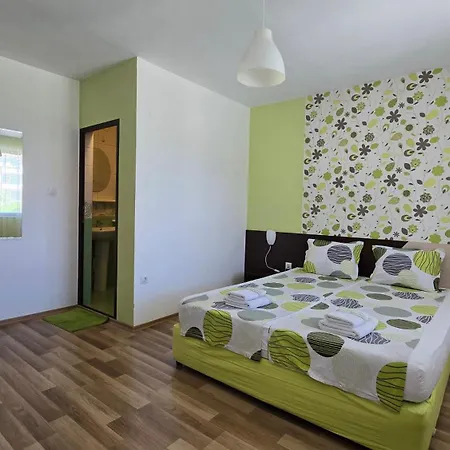 Estreya Pensión Tsarevo