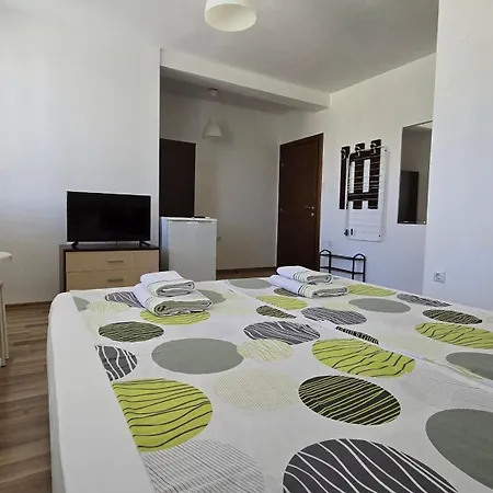 Πανσιόν Estreya 3*