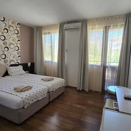 Estreya Vendégház 3*