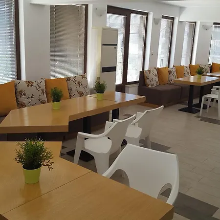 招待所 Estreya 茨雷沃