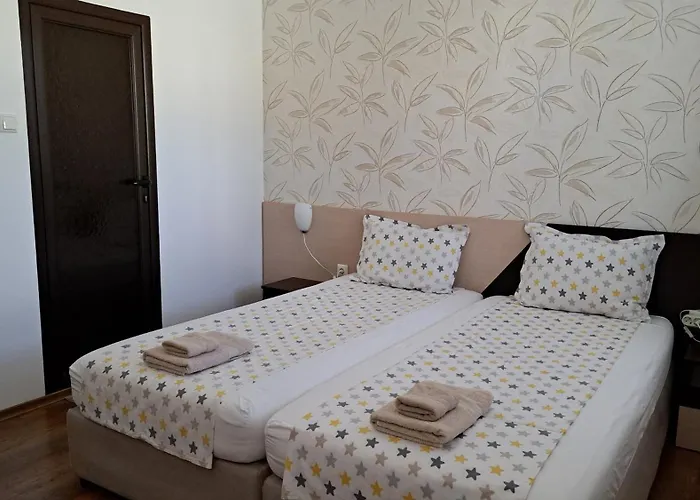 Estreya Affittacamere 3*