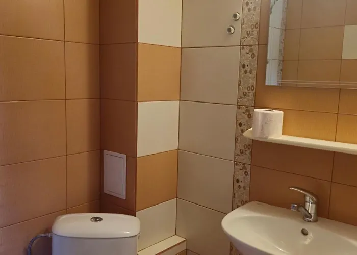 Estreya Affittacamere 3*